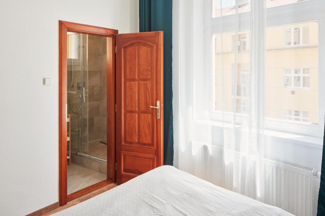 Apartment Days - Spacious 3bdr - Trendy Neighbourhood *